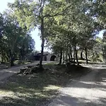 Rustico In Un Parco Di Lecci
