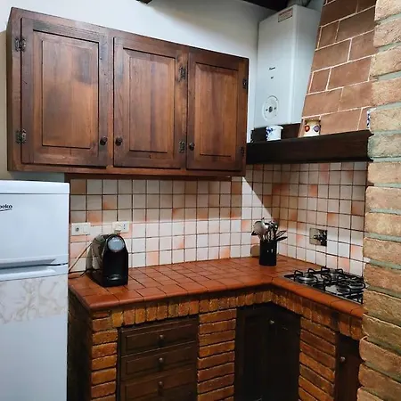 Apartmán Rustico In Un Parco Di Lecci