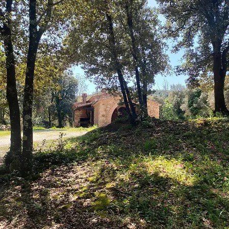 Rustico In Un Parco Di Lecci *